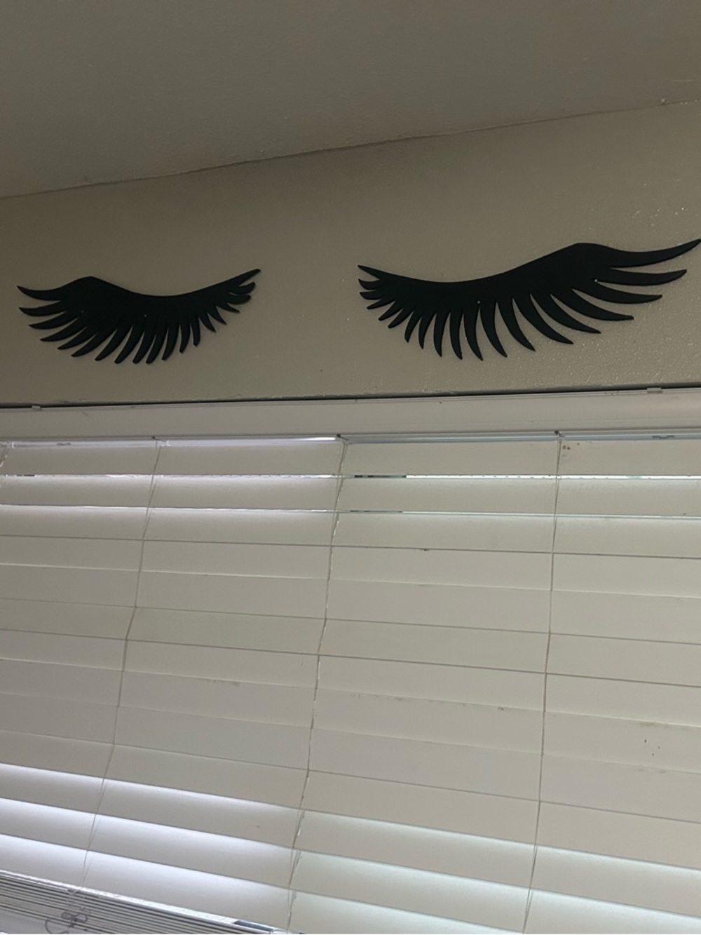 Black Eyelash Wall Decor Set - Minimalist Home Accent